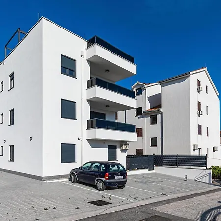 Stunning In Okrug Gornji Appartement *
