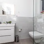 Apartment Gorgeous In Okrug Gornji With Wifi *