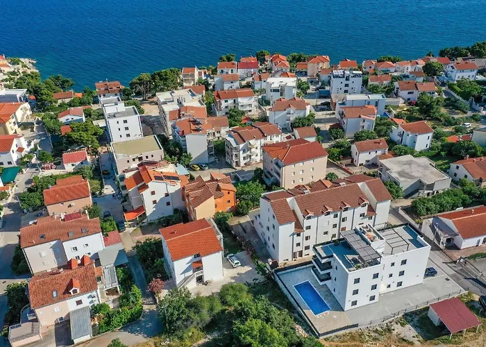 Stunning In Okrug Gornji Lägenhet Trogir